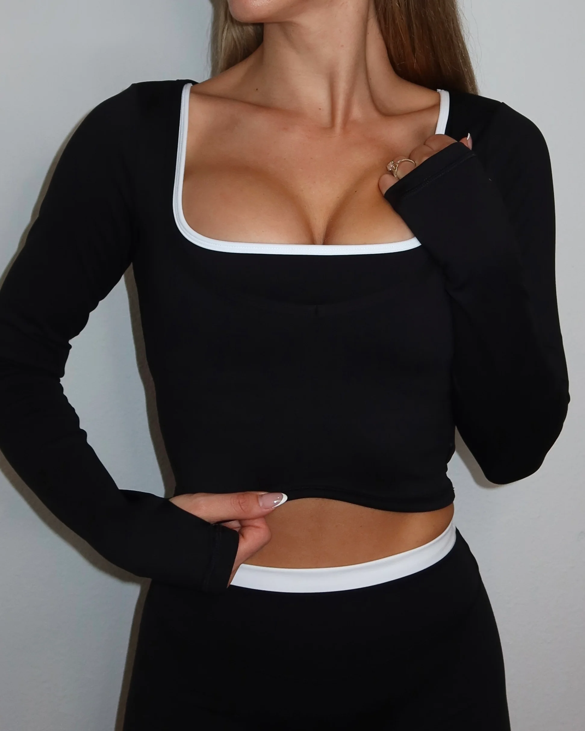 Aura Long Sleeve - Black (active material) - Image 5