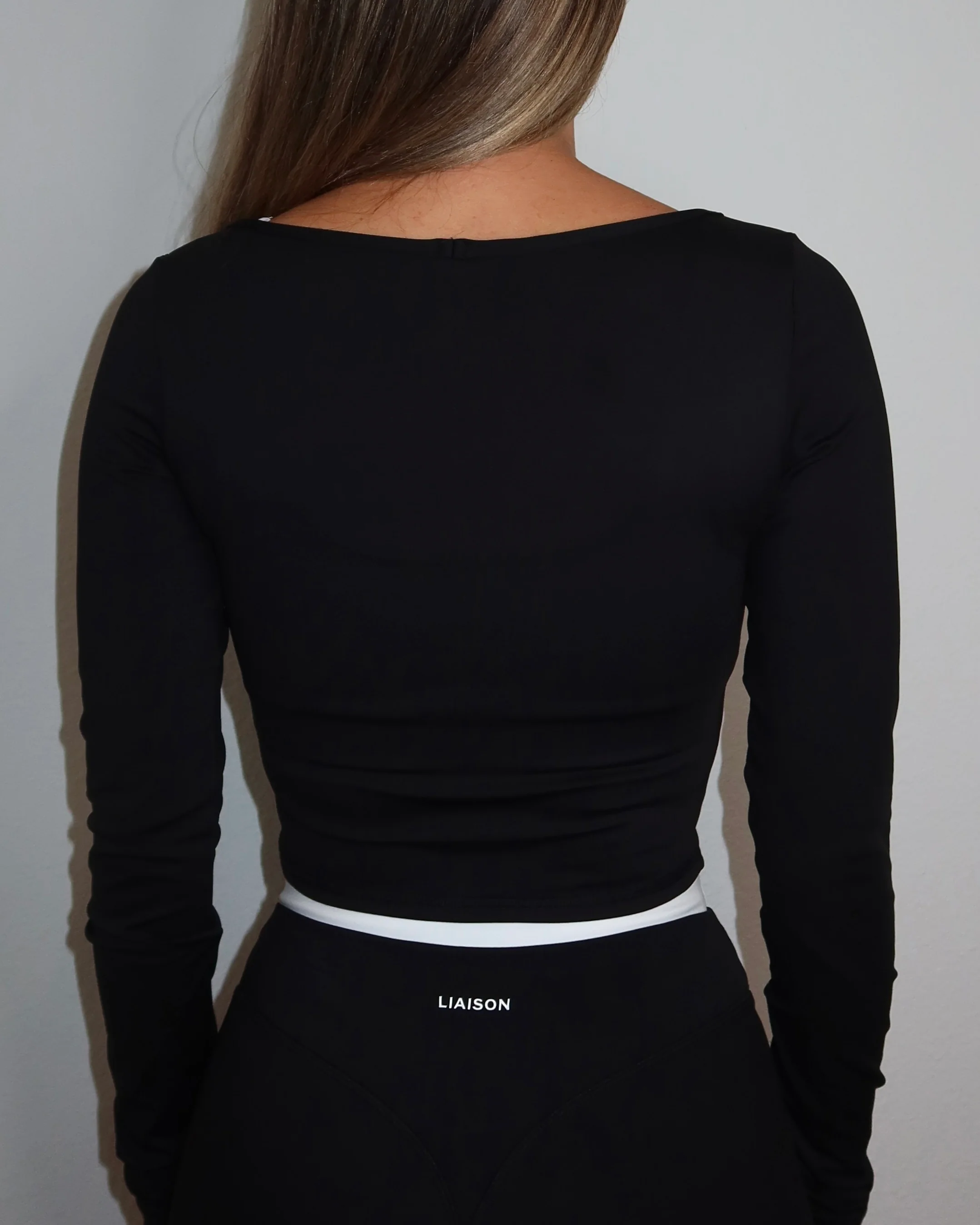 Aura Long Sleeve - Black (active material) - Image 6