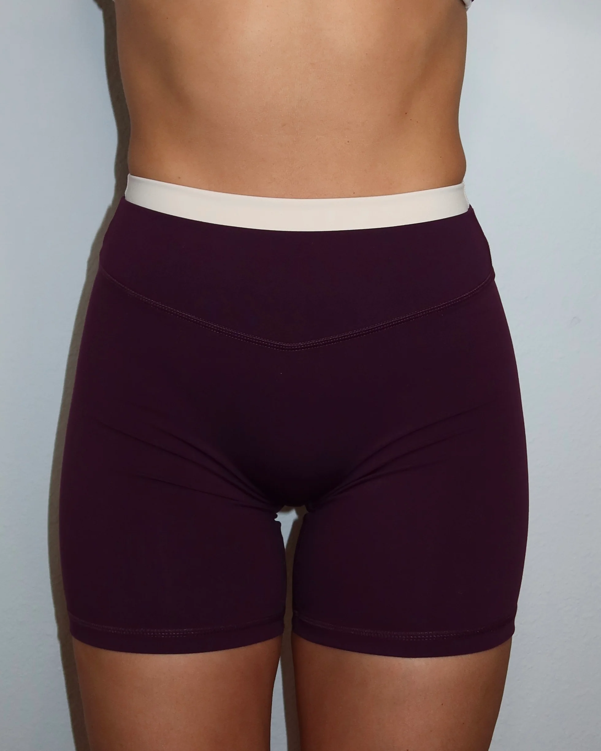Layered Sculpt Short - Merlot & Sand - Image 3