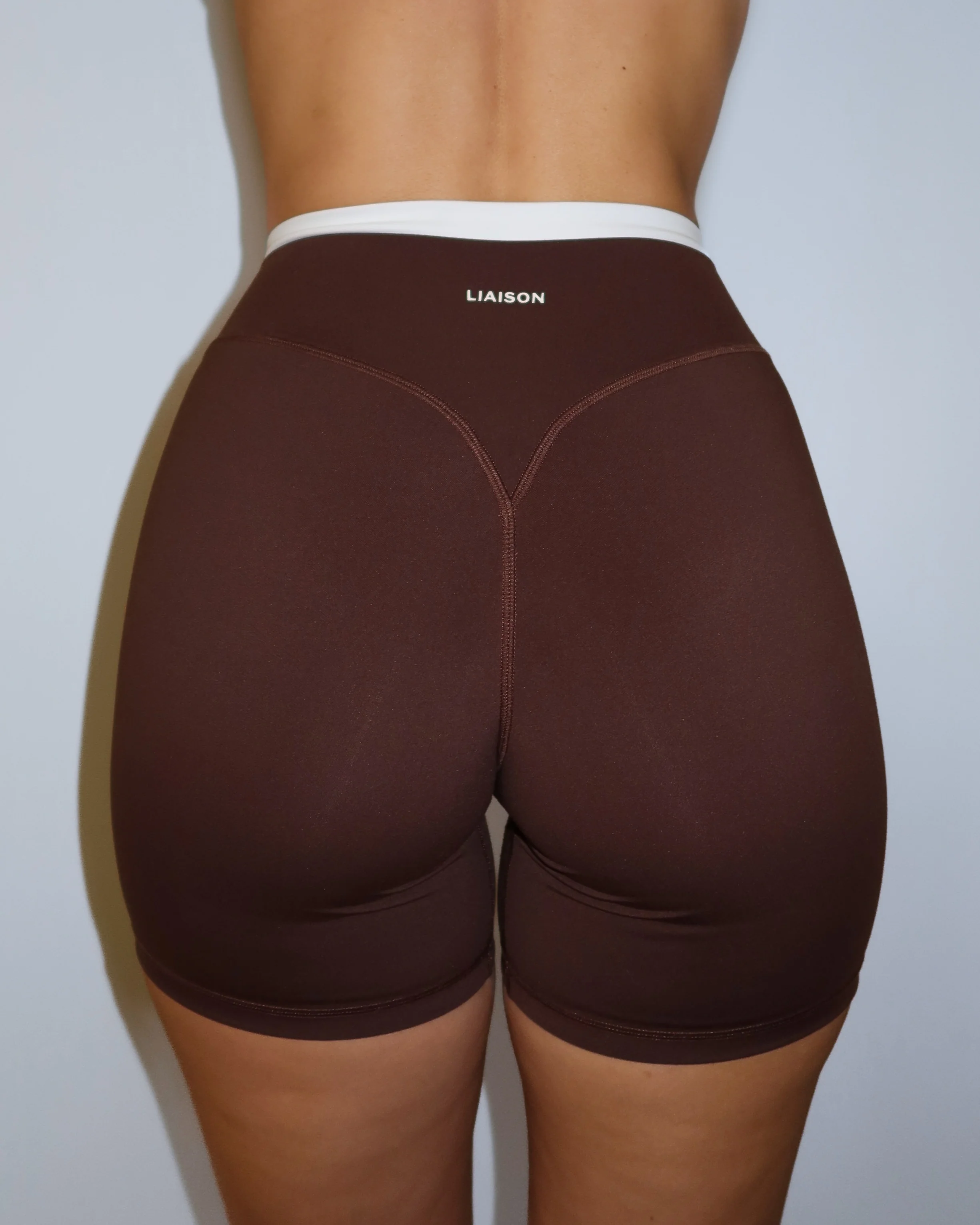 Layered Sculpt Short - Mocha Brown & White - Image 4